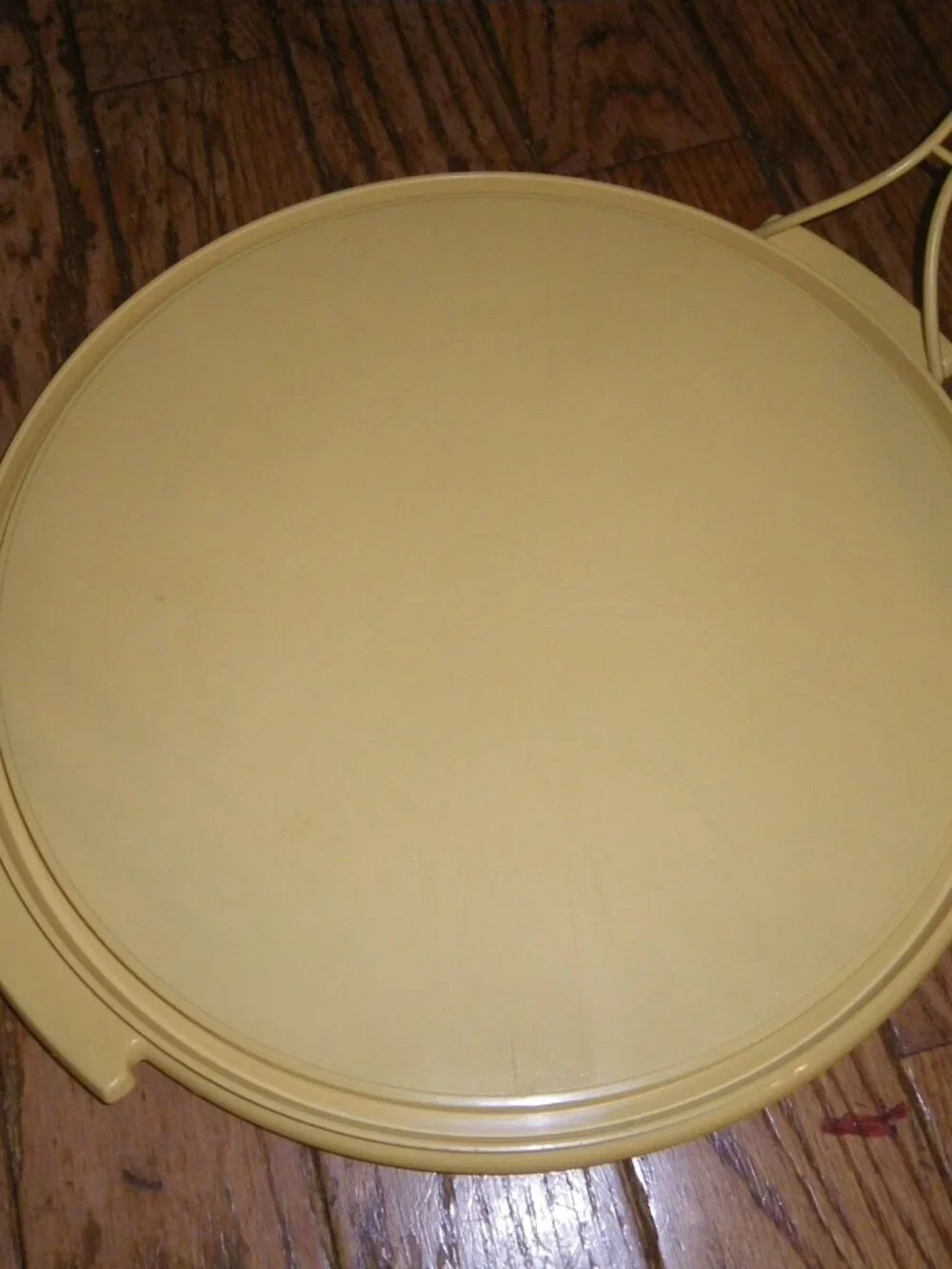 Tupperware measures approximately
